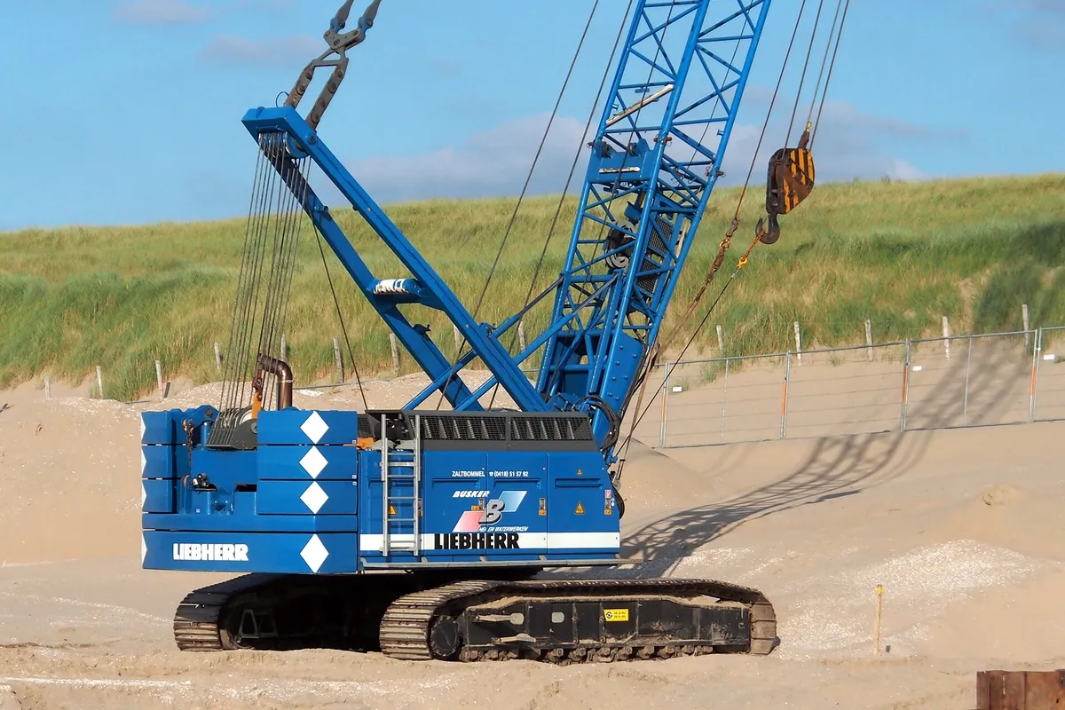 Cranes and lifting